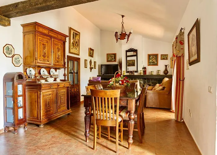 Maravillas Villa *